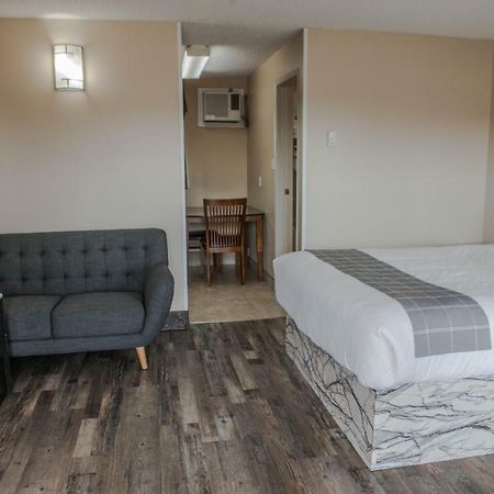 Canadian Motel נורת' בטלפורד מראה חיצוני תמונה