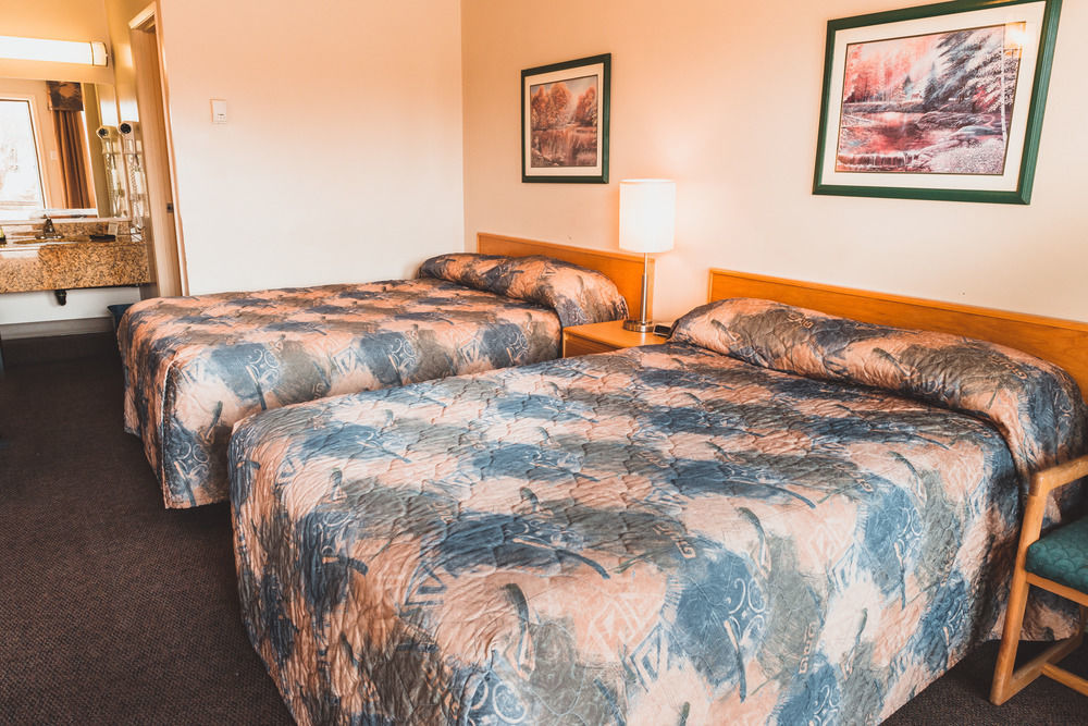 Canadian Motel נורת' בטלפורד מראה חיצוני תמונה