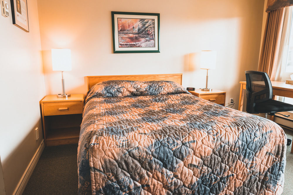 Canadian Motel נורת' בטלפורד מראה חיצוני תמונה