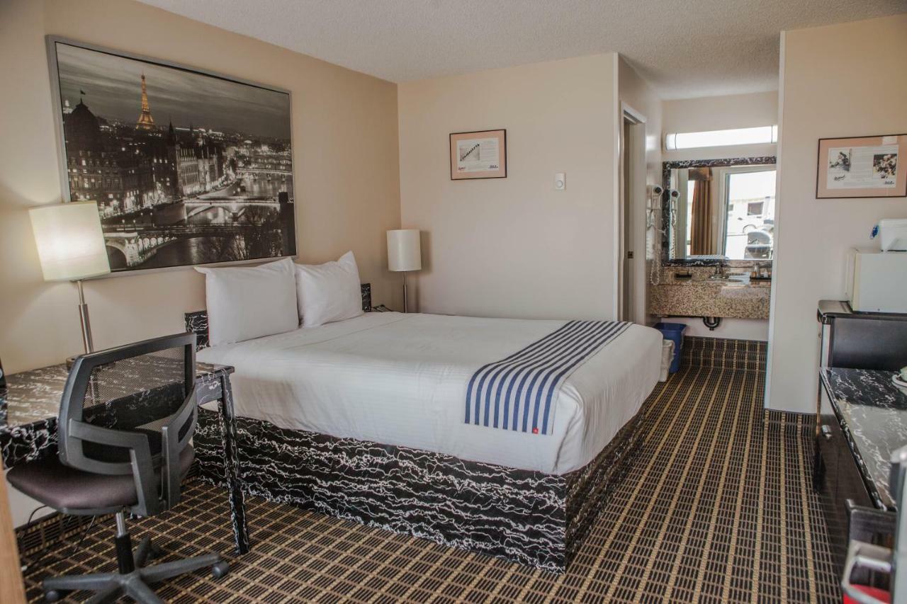 Canadian Motel נורת' בטלפורד מראה חיצוני תמונה