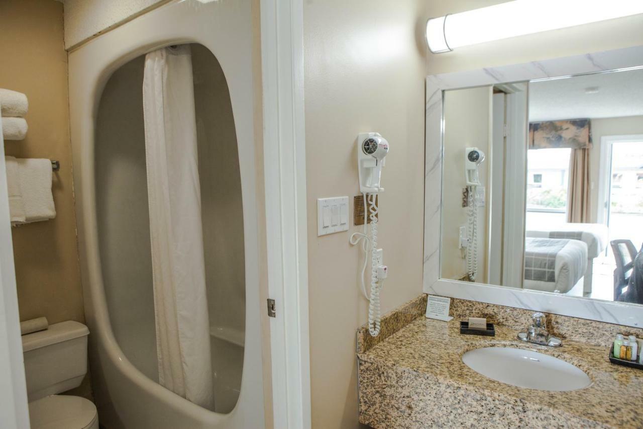 Canadian Motel נורת' בטלפורד מראה חיצוני תמונה